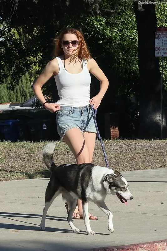 Joey King photo 24 of 1505