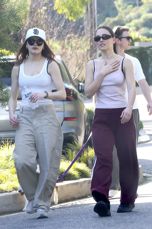 Joey King photo 5 of 1505