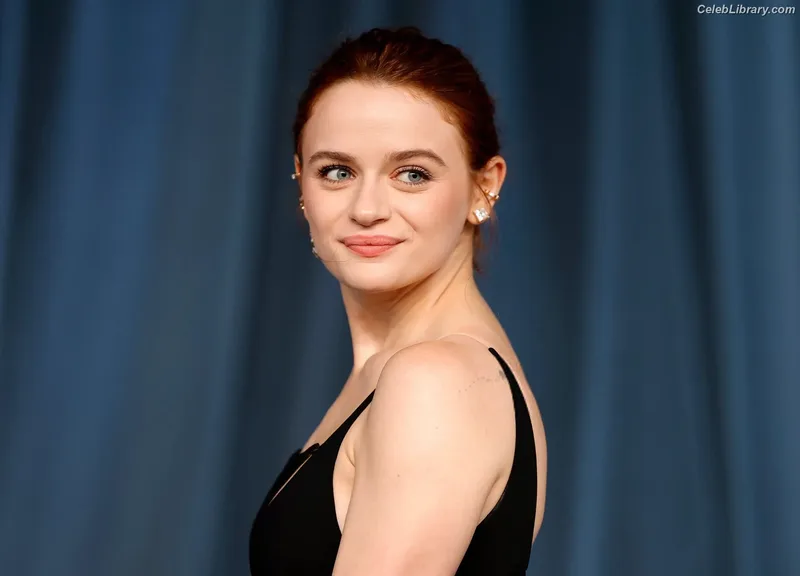 Joey King photo 8 of 1505