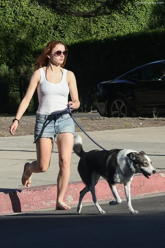Joey King photo 20 of 1505