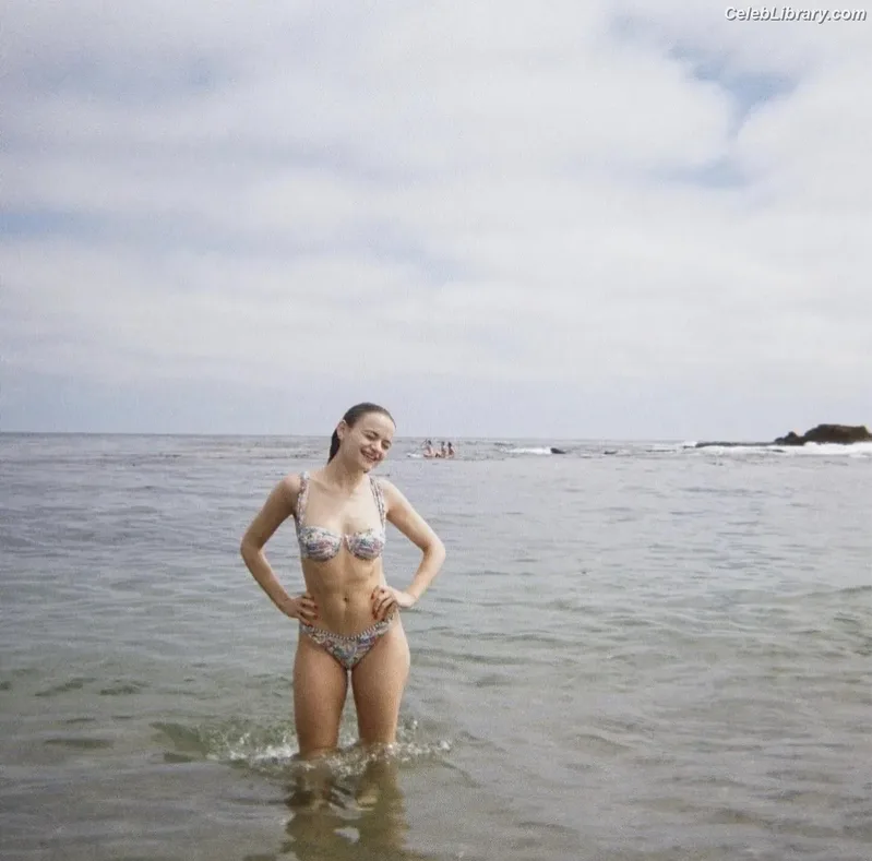 Joey King photo 22 of 1505
