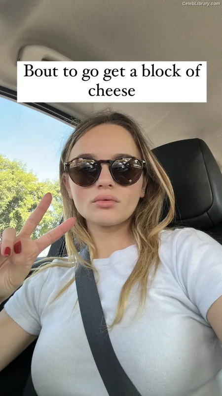 Joey King photo 19 of 1505