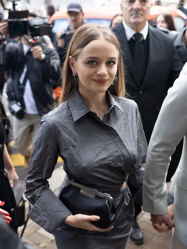 Joey King photo 4 of 1505
