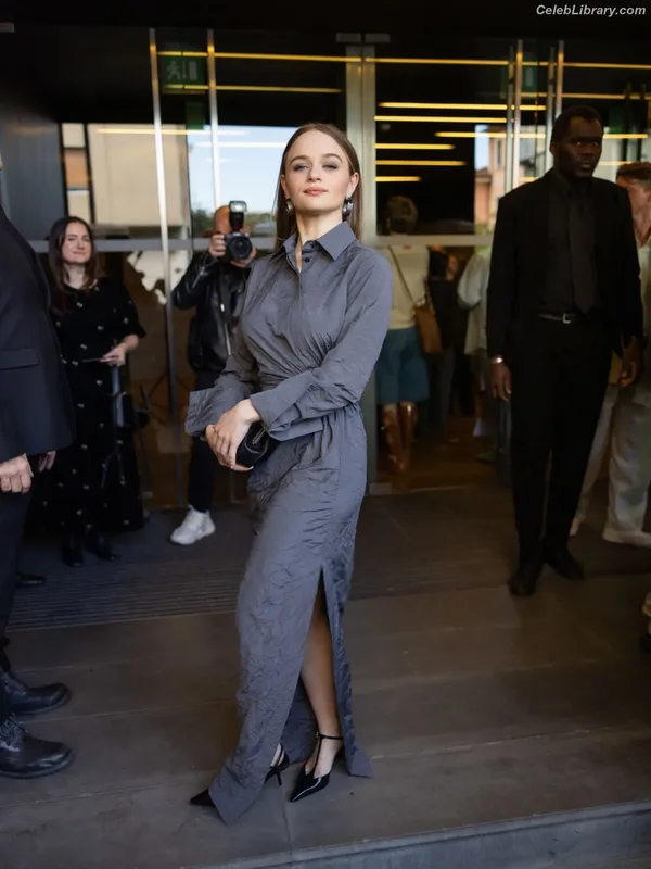 Joey King photo 13 of 1505