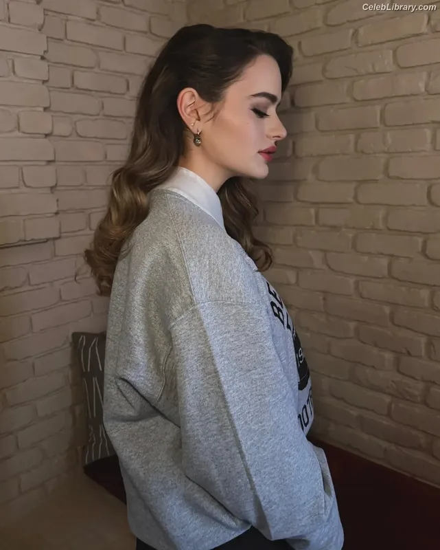 Joey King photo 20 of 1505