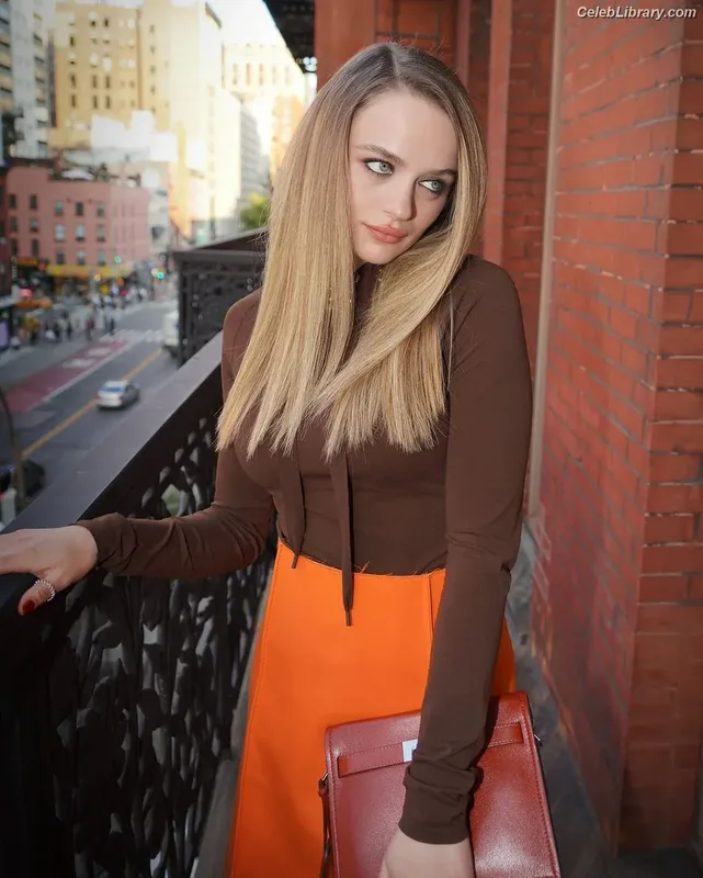 Joey King photo 23 of 1505