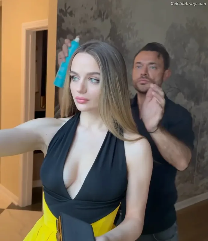Joey King photo 2 of 1505