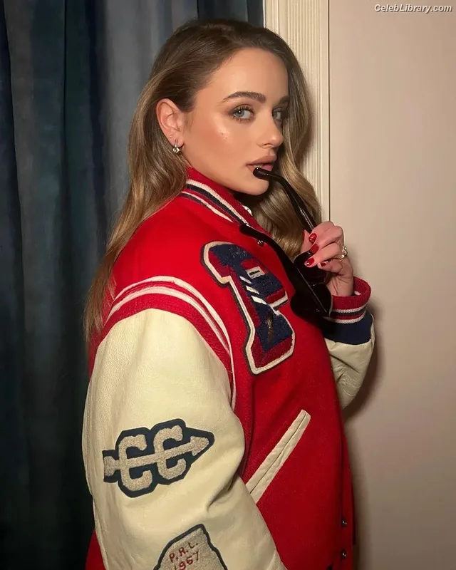 Joey King photo 20 of 1505