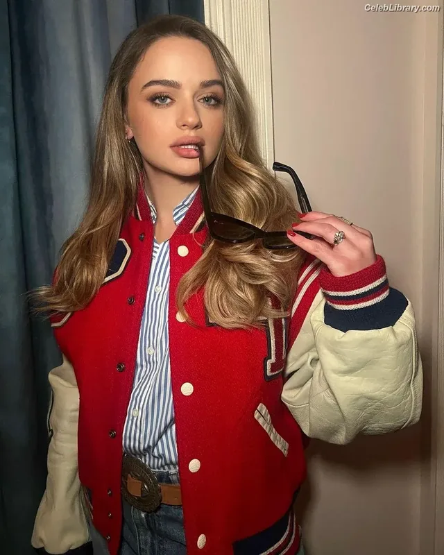 Joey King photo 23 of 1505