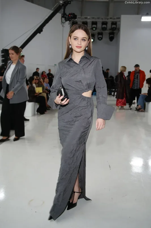 Joey King photo 24 of 1505