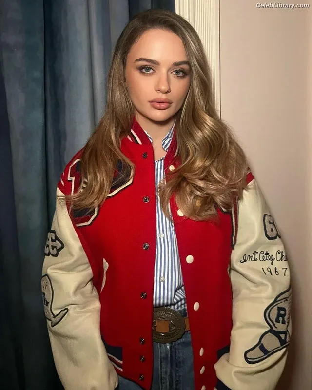 Joey King photo 12 of 1505