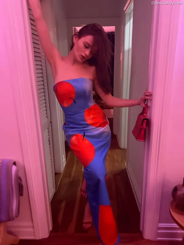 Joey King photo 14 of 1505