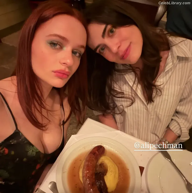 Joey King photo 23 of 1505
