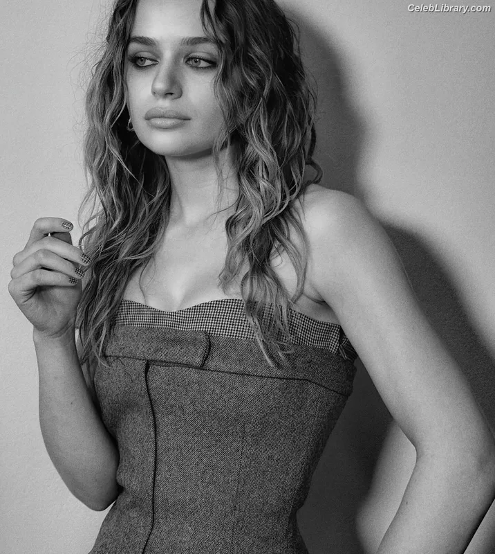 Joey King photo 5 of 1505