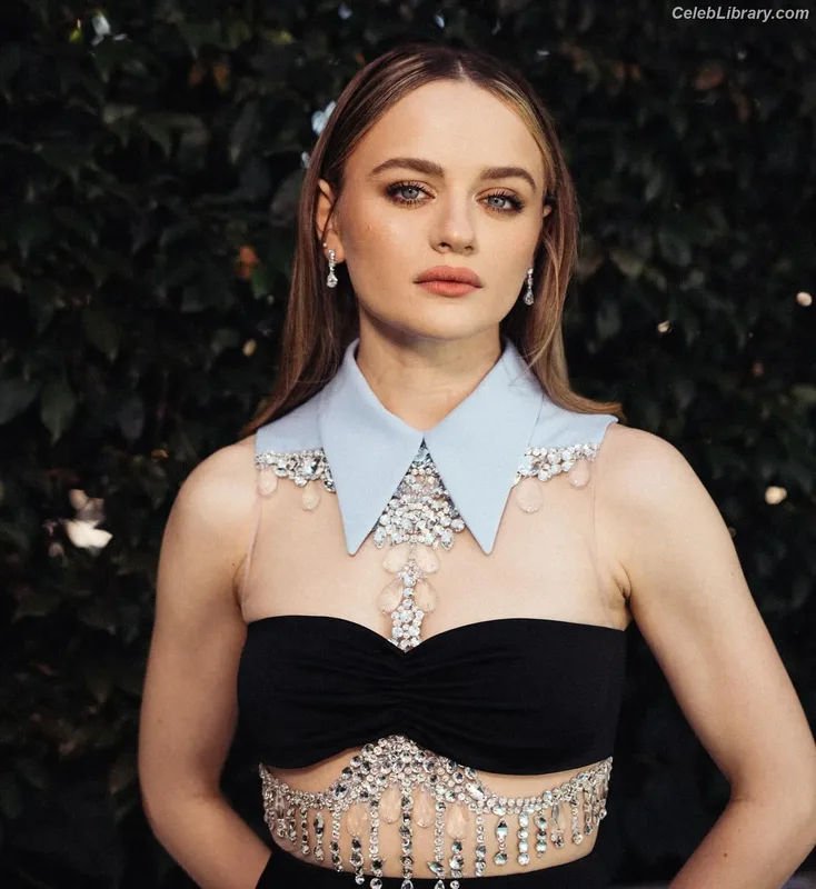 Joey King photo 11 of 1505