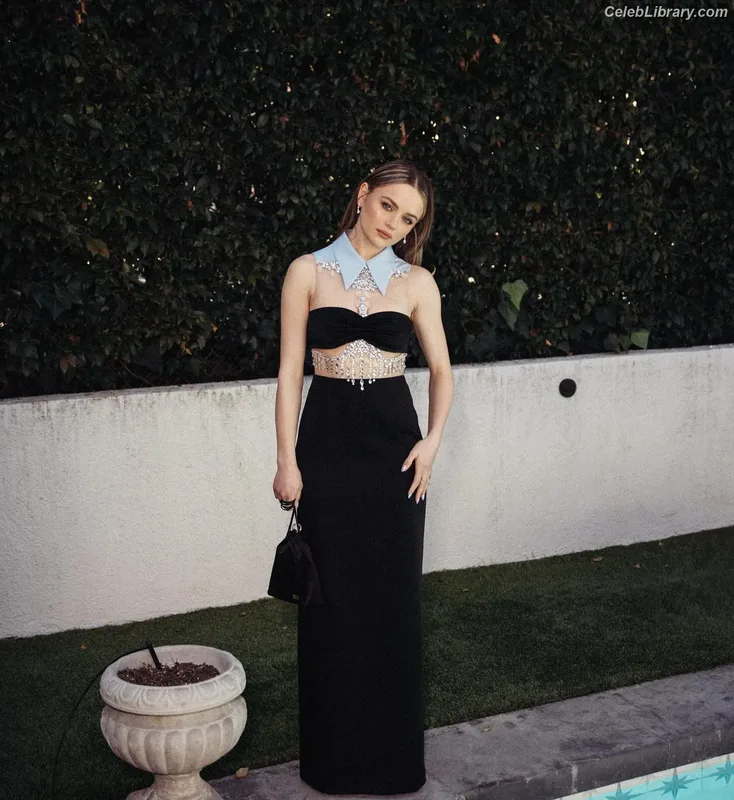 Joey King photo 12 of 1505