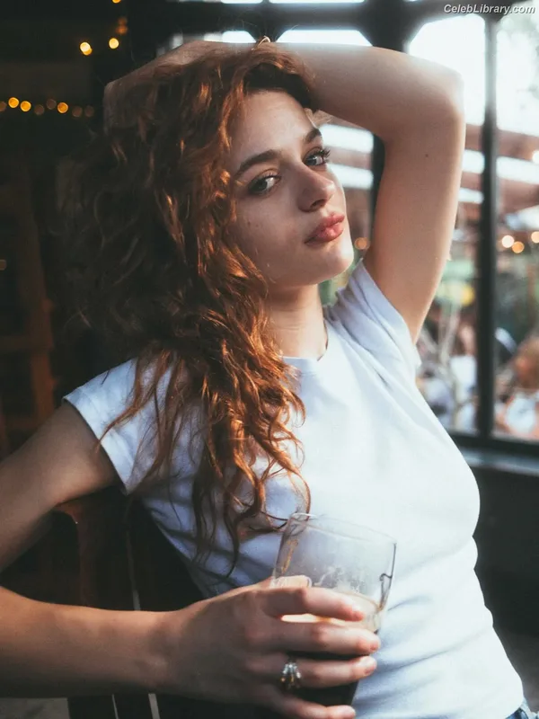 Joey King photo 16 of 1505