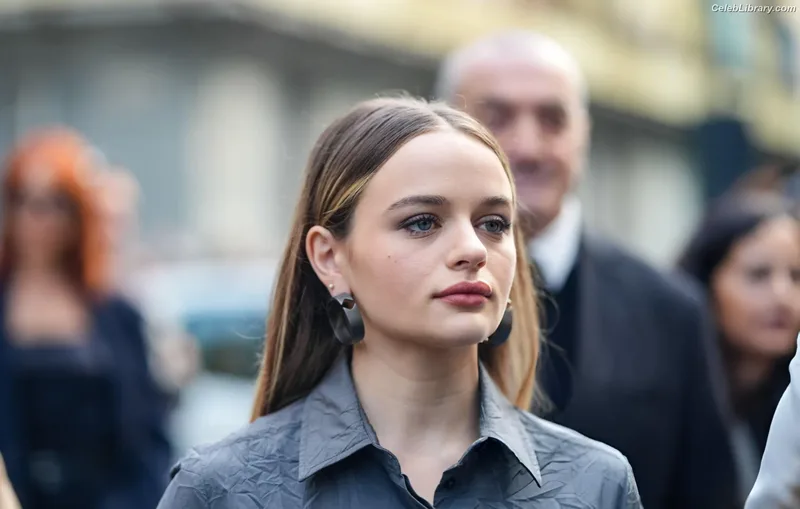 Joey King photo 10 of 1505