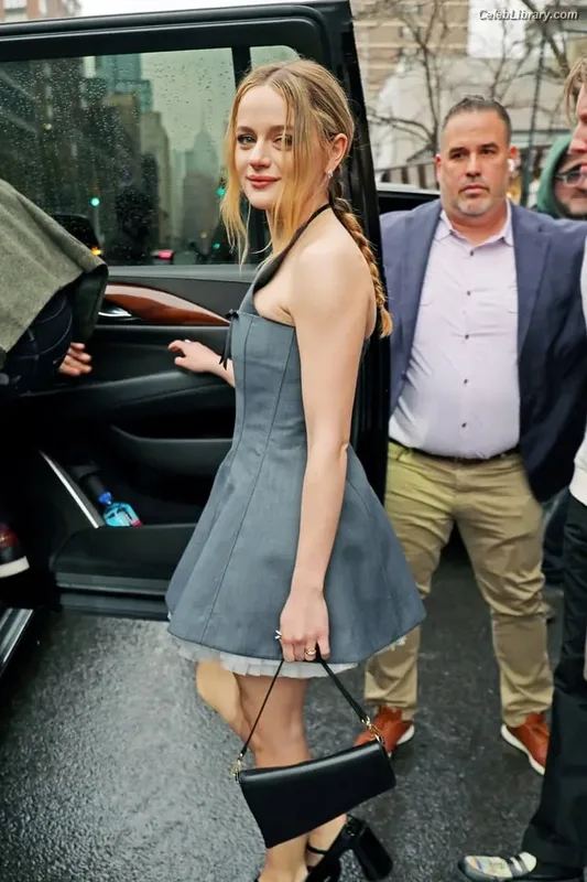 Joey King photo 12 of 1505