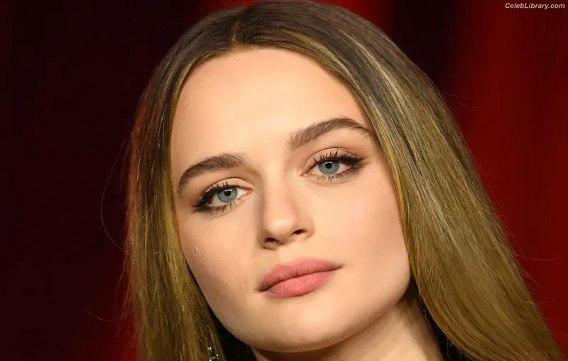 Joey King photo 18 of 1505