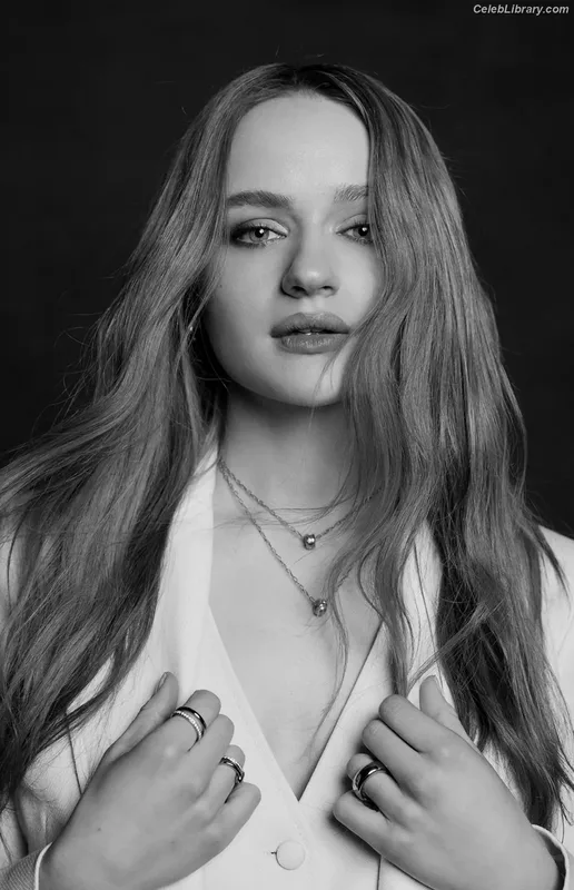Joey King photo 11 of 1505