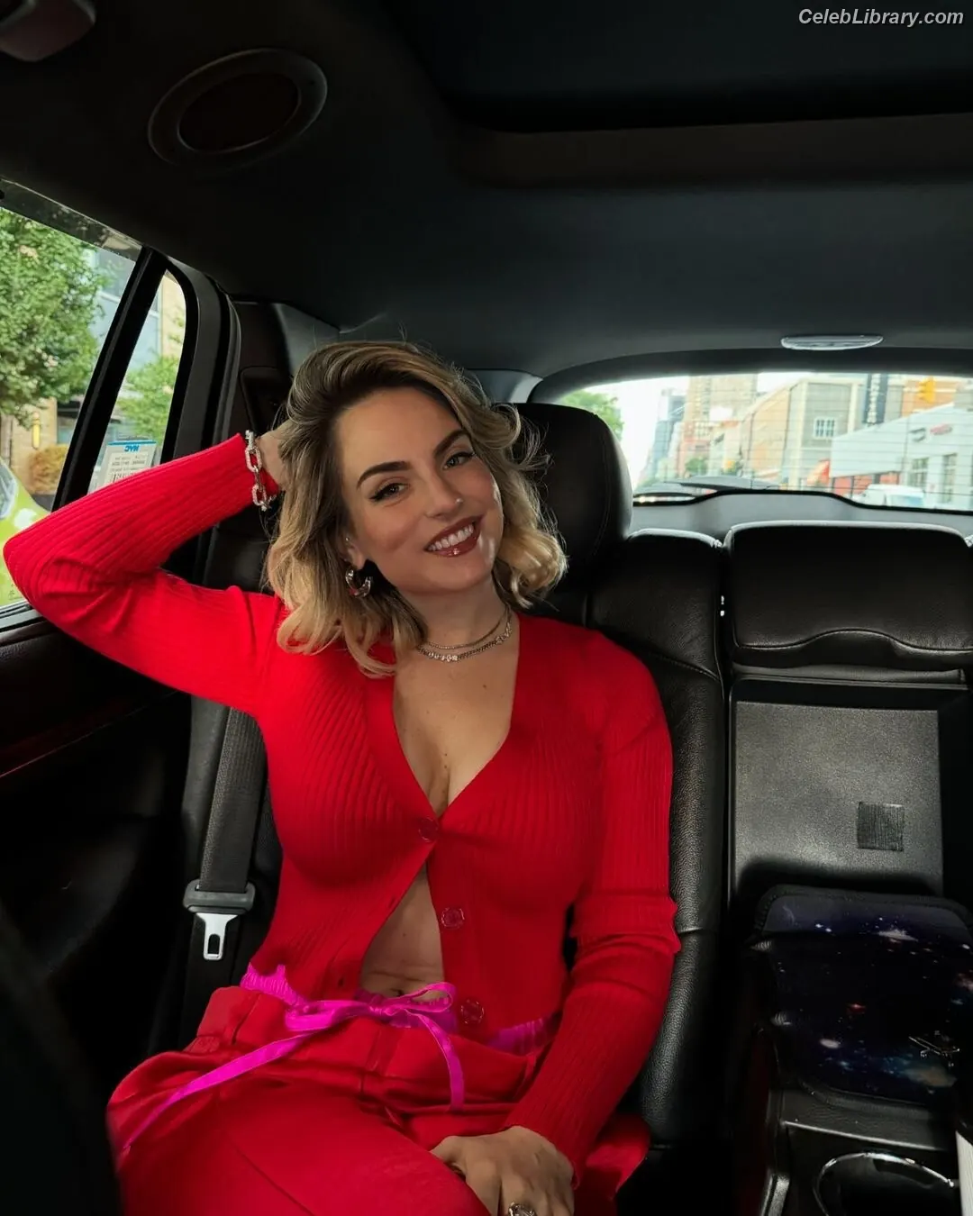Jojo Levesque photo 16 of 403