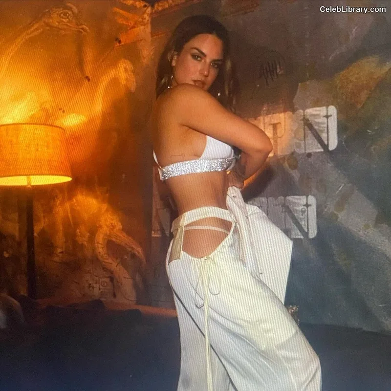Jojo Levesque photo 8 of 400