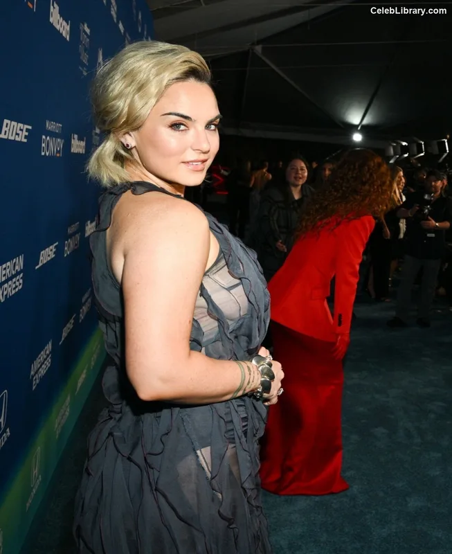 Jojo Levesque photo 13 of 400