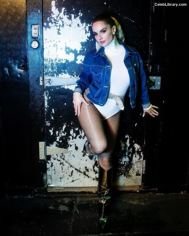 Jojo Levesque photo 18 of 400