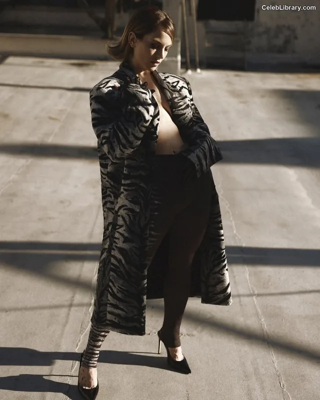 Jojo Levesque photo 7 of 400