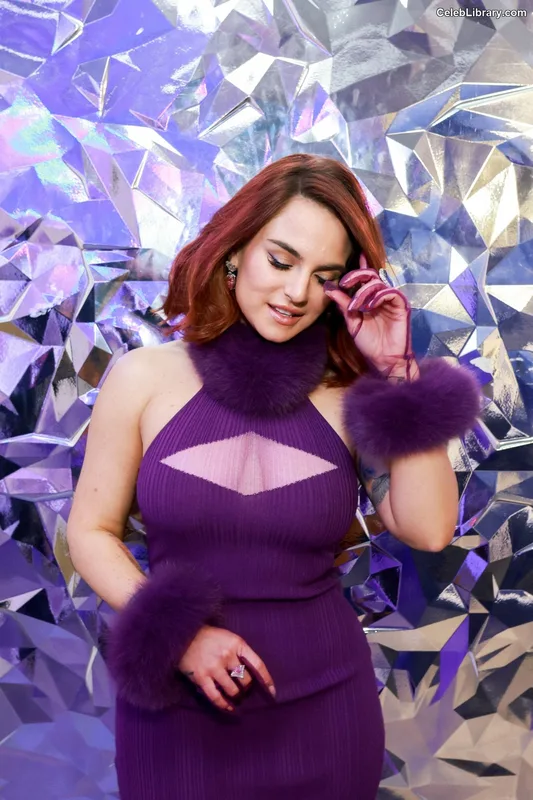 Jojo Levesque photo 21 of 400