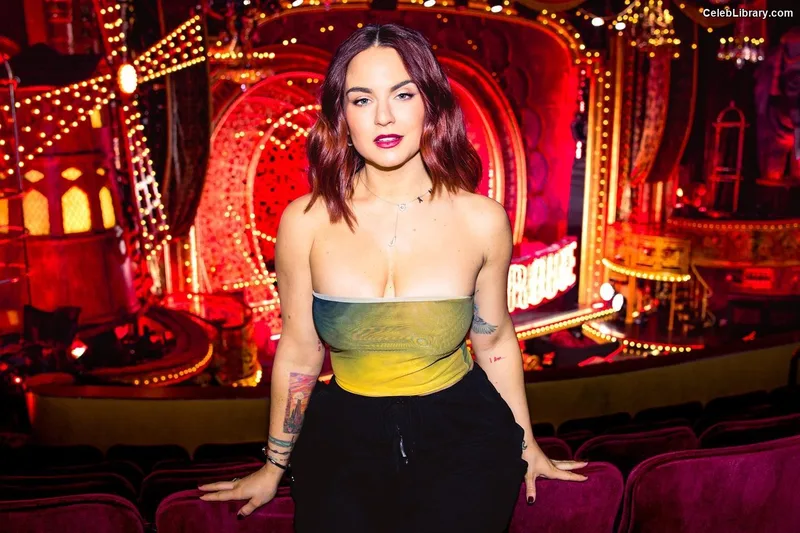 Jojo Levesque photo 12 of 400