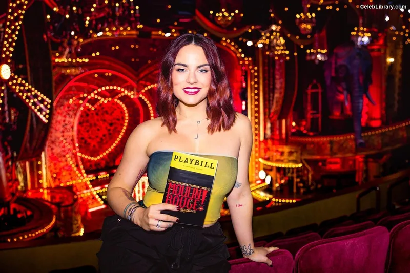 Jojo Levesque photo 15 of 400