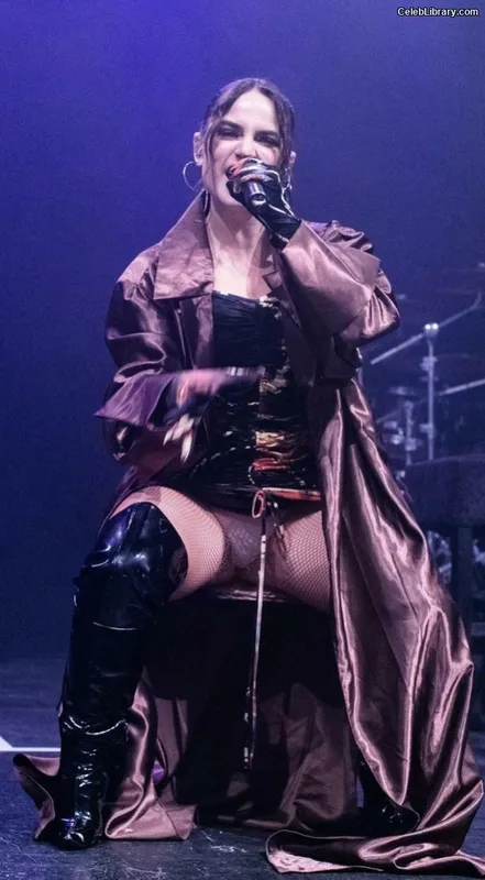 Jojo Levesque photo 20 of 400