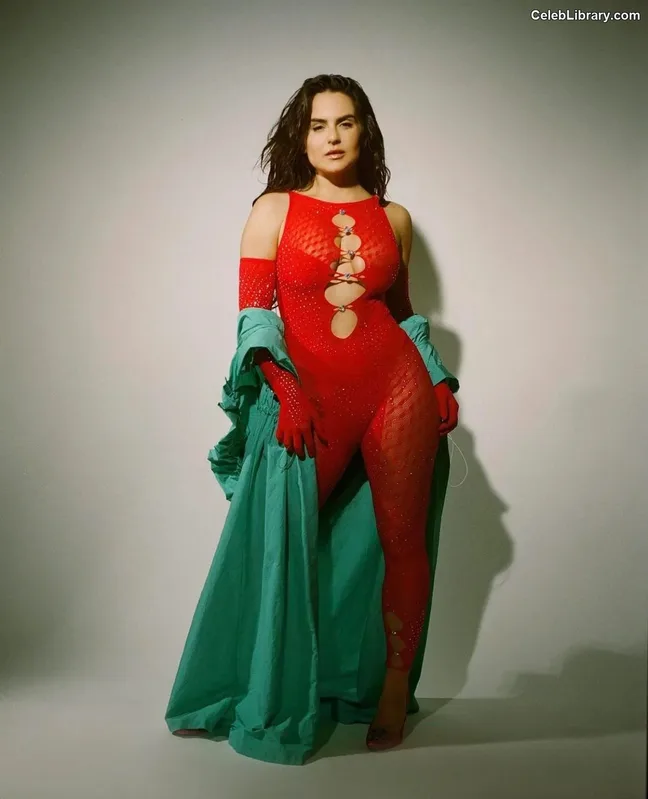 Jojo Levesque photo 4 of 400