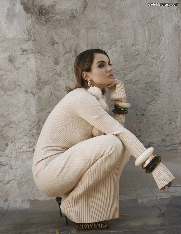 Jojo Levesque photo 20 of 400