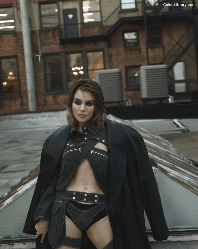 Jojo Levesque photo 1 of 400