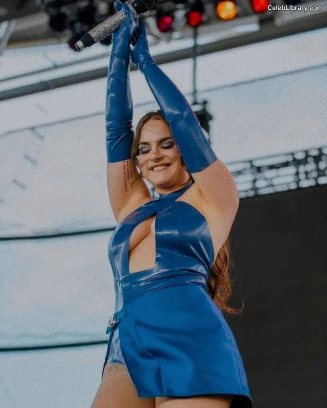 Jojo Levesque photo 1 of 400