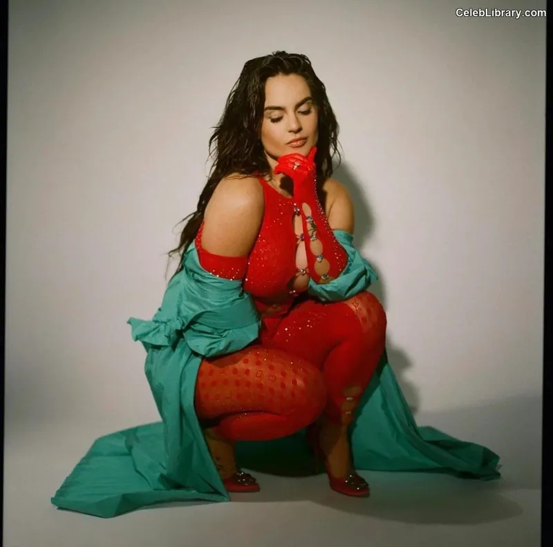 Jojo Levesque photo 14 of 400