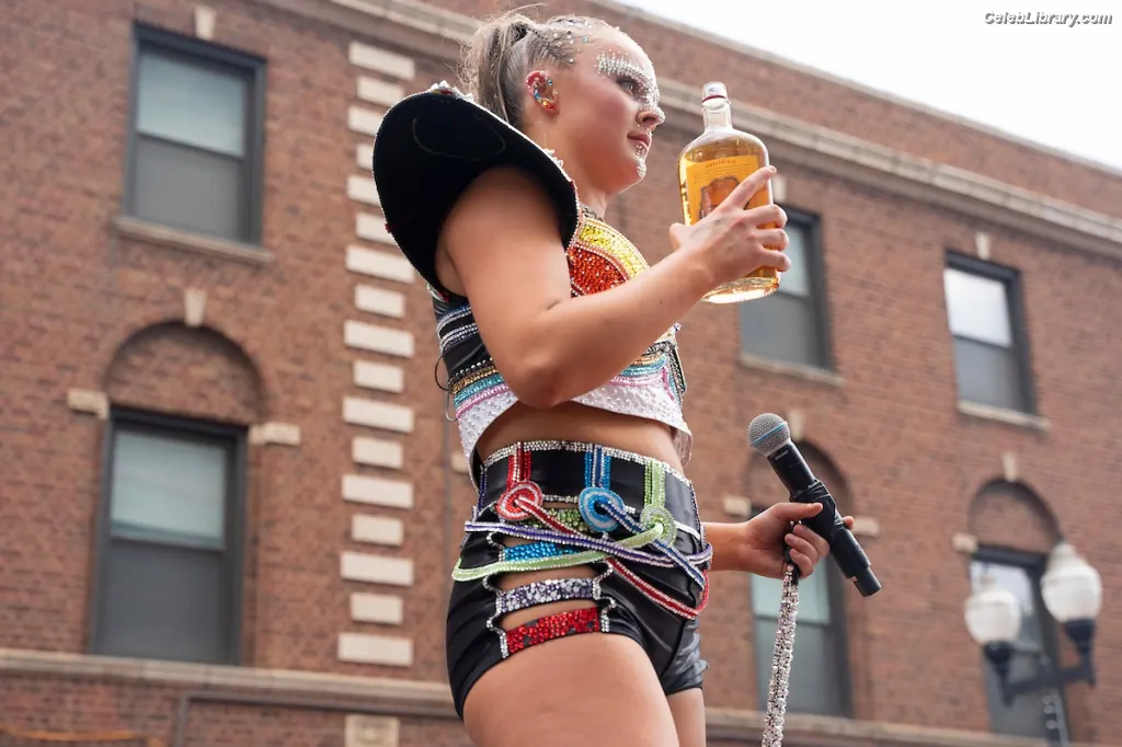 Jojo Siwa photo 13 of 273
