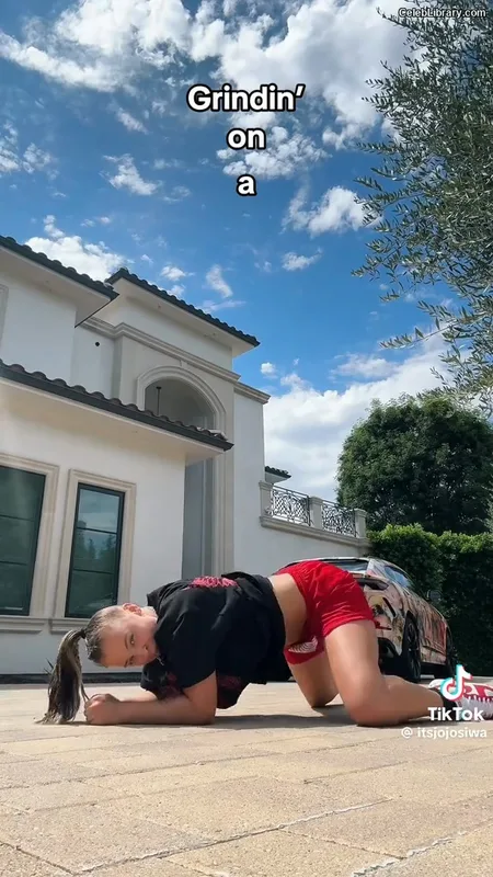 Jojo Siwa photo 9 of 274