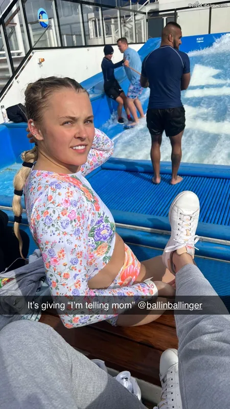 Jojo Siwa photo 6 of 274