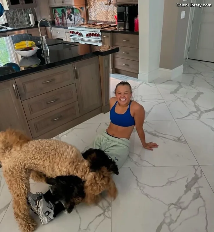 Jojo Siwa photo 1 of 274