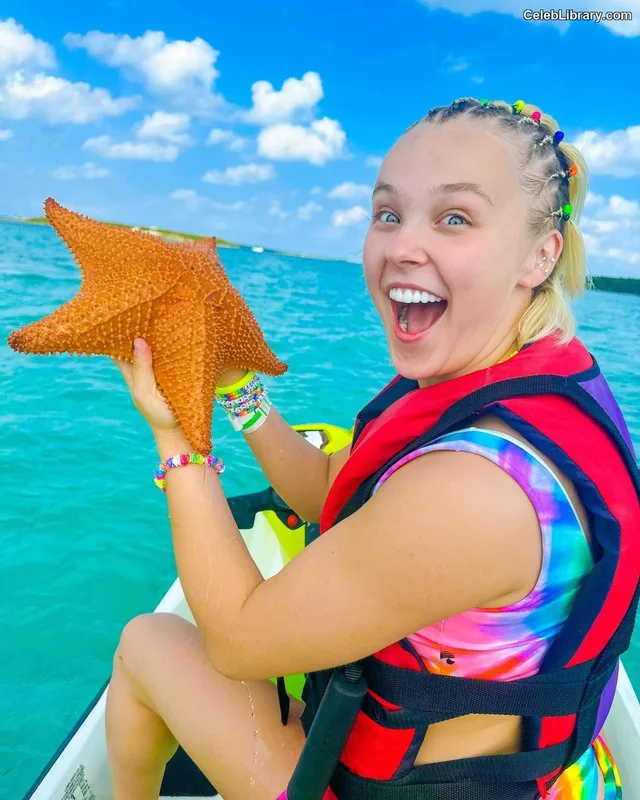 Jojo Siwa photo 2 of 274
