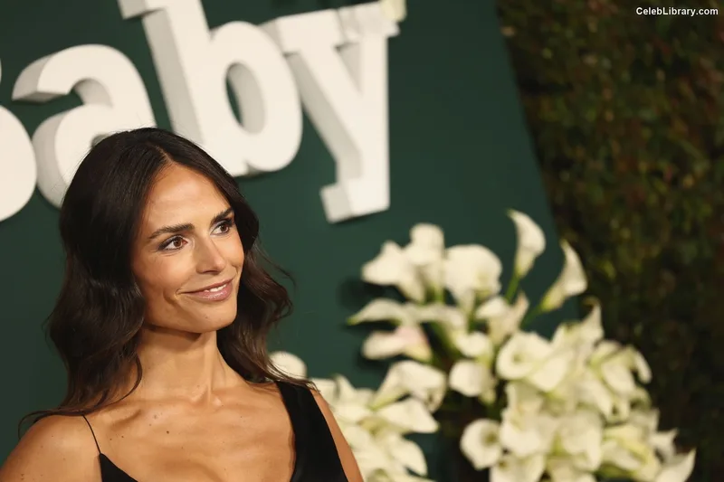 Jordana Brewster photo 13 of 373