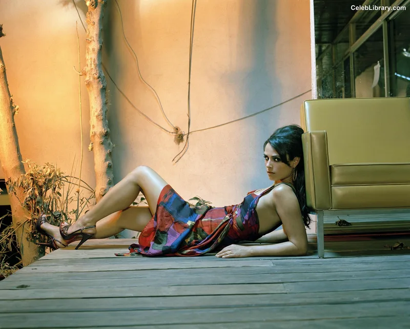 Jordana Brewster photo 24 of 373