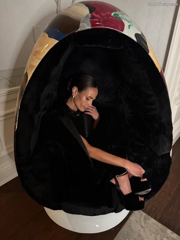 Jordana Brewster photo 4 of 373