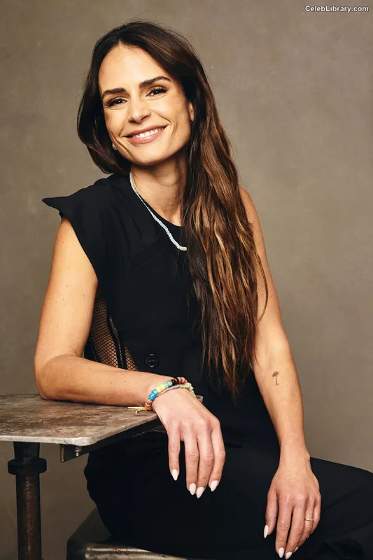 Jordana Brewster photo 1 of 373