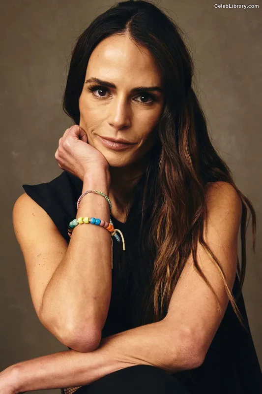 Jordana Brewster photo 2 of 373