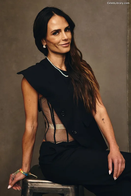 Jordana Brewster photo 3 of 373